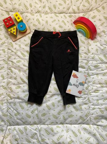 pantacourt de sport noir et rose 5 ans domyos