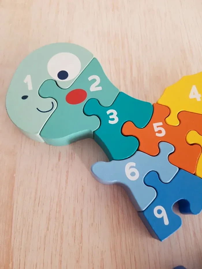 Puzzle spinosaure en bois chiffres et couleurs - photo numéro 5