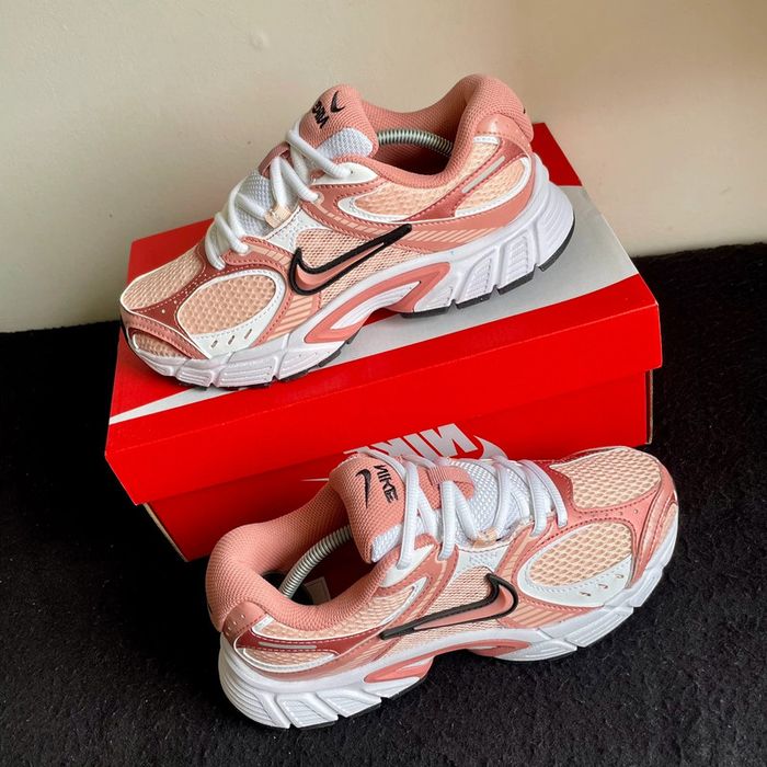 V5 RNR Corail - Nike - Washed Coral - Taille 39 - Neuf avec boîte - photo numéro 2