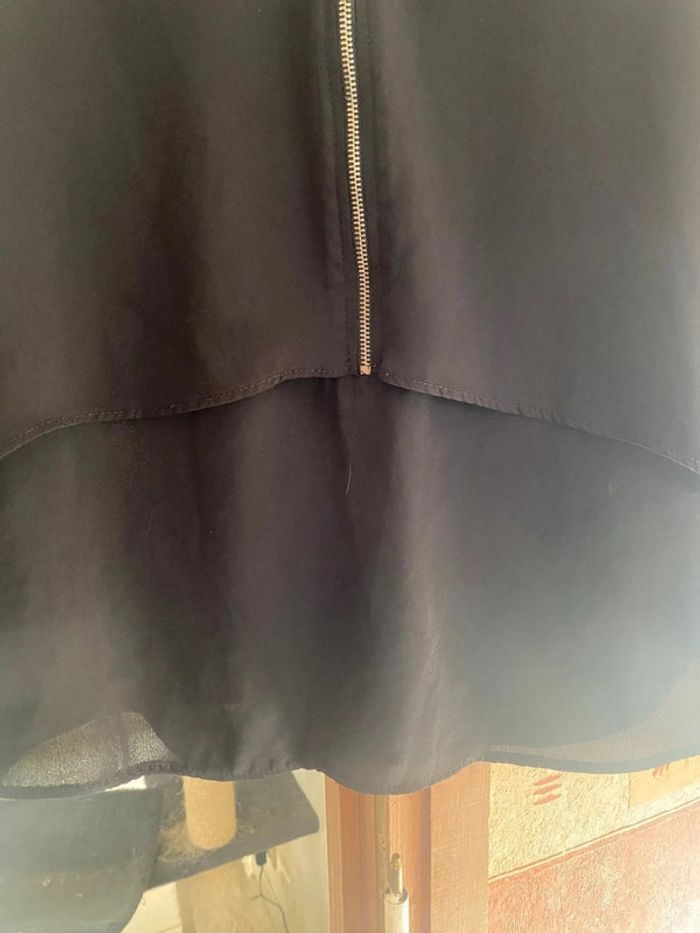 Top zippé marque bershka très bon etat taille 36 - photo numéro 2