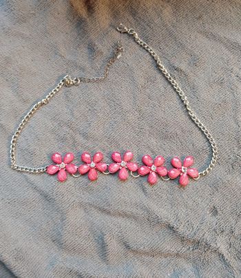Collier fleur rose