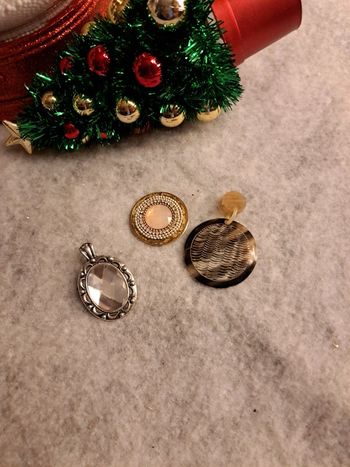 Lot de gros pendentifs marron doré argenté