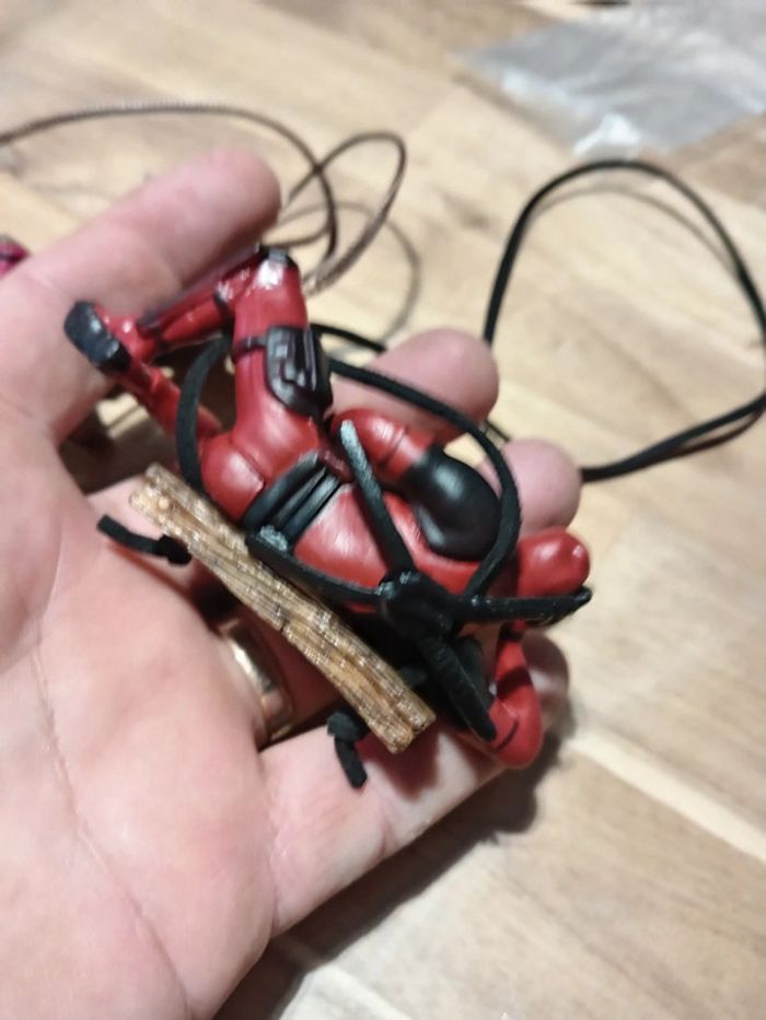 Lot de 2 Deadpool sur balançoire - photo numéro 5