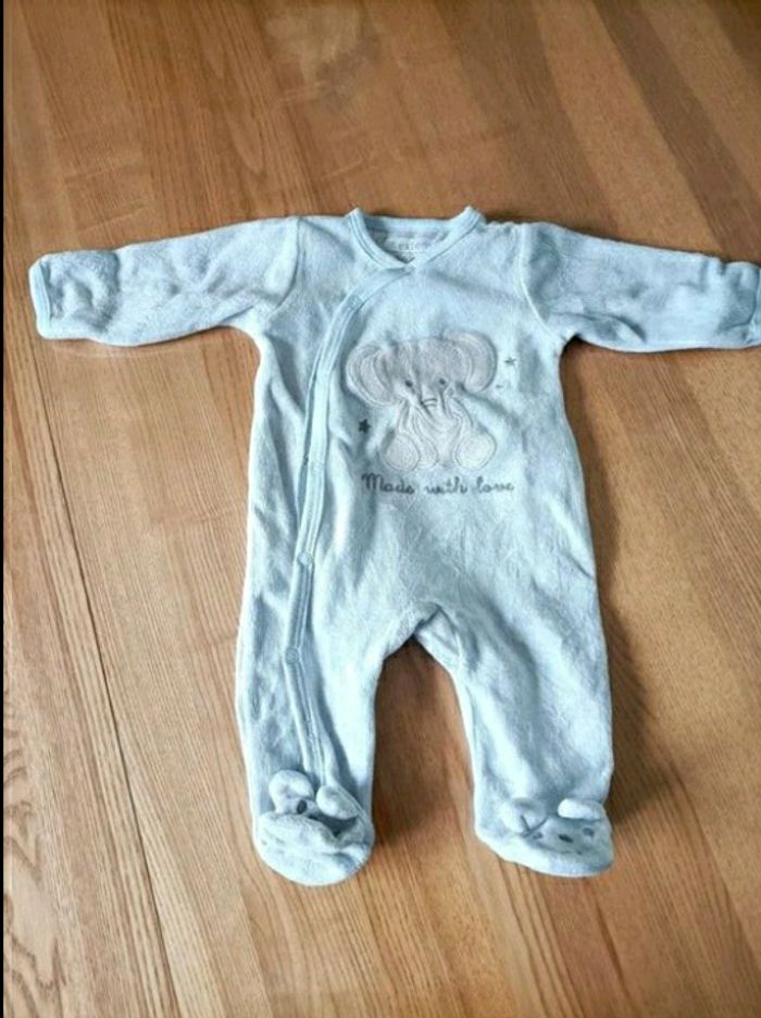 Pyjamas en 1 mois - photo numéro 7