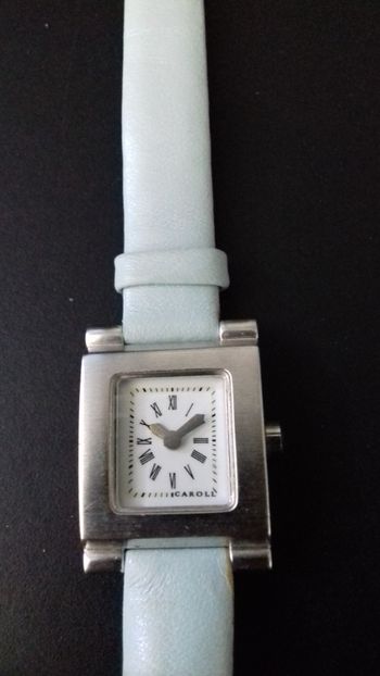 Faby27800 Montre femme Caroll bleu clair  bracelet cuir véritable sport et ville