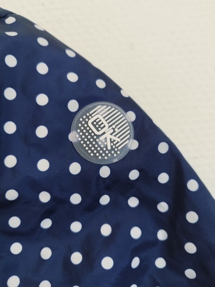 Blouson type coupe vent Okaïdi réversible bleu marine a pois/corail uni Taille 4 ans - photo numéro 3