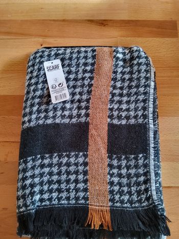 Gra’de écharpe neuve