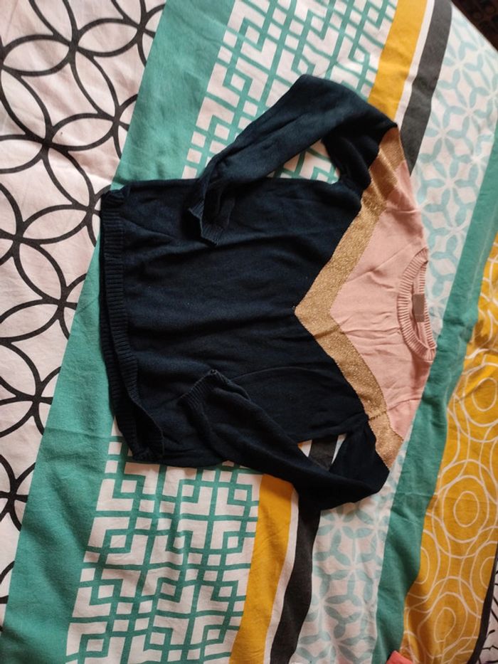 Pull taille 7 8 ans - photo numéro 2