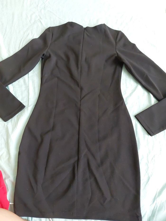Robe décolleté plongeant noir - photo numéro 3