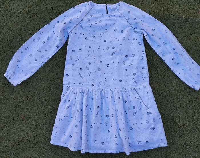 Magnifique robe "dans l' espace"