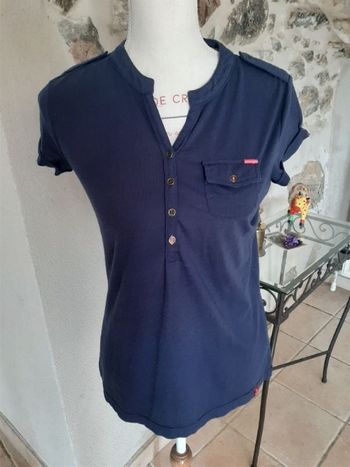 Tee-shirts longueur 65 cm.