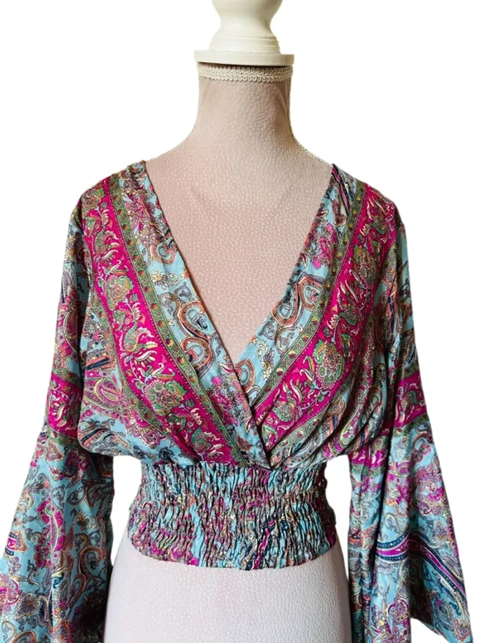 🩵🌸Blouse courte en soie bohème S/M Fairy hippie chic made in India paisley silk blouse🌸🩵 - photo numéro 10