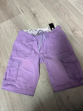 Short mauve