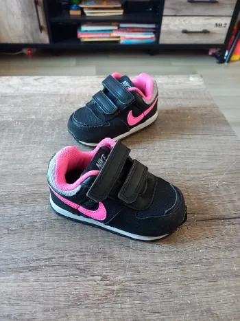 Basket Nike noir 19.5