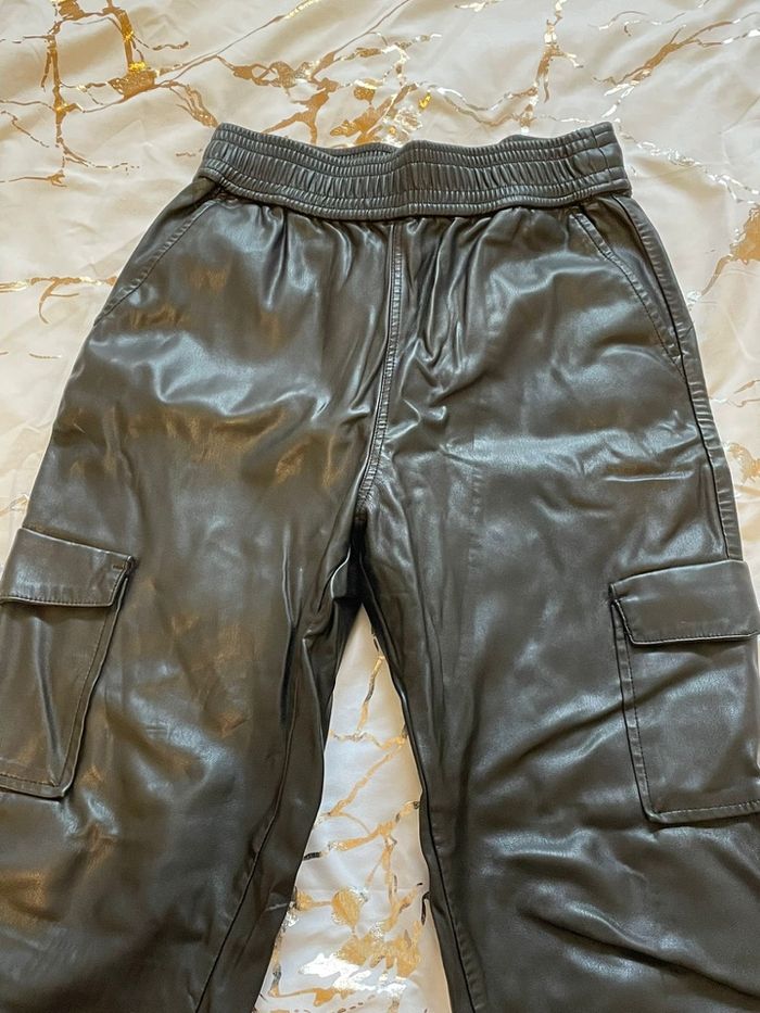 Pantalon en cuir femme Zara noir taille 36 - photo numéro 2