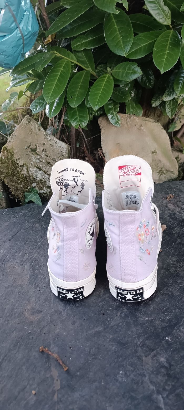 Converse fleuries - photo numéro 2