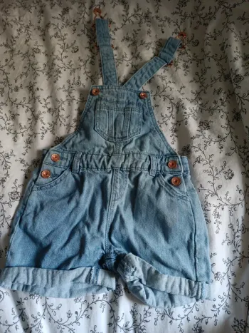 Salopette courte bleue en Jean in extenso très bon état