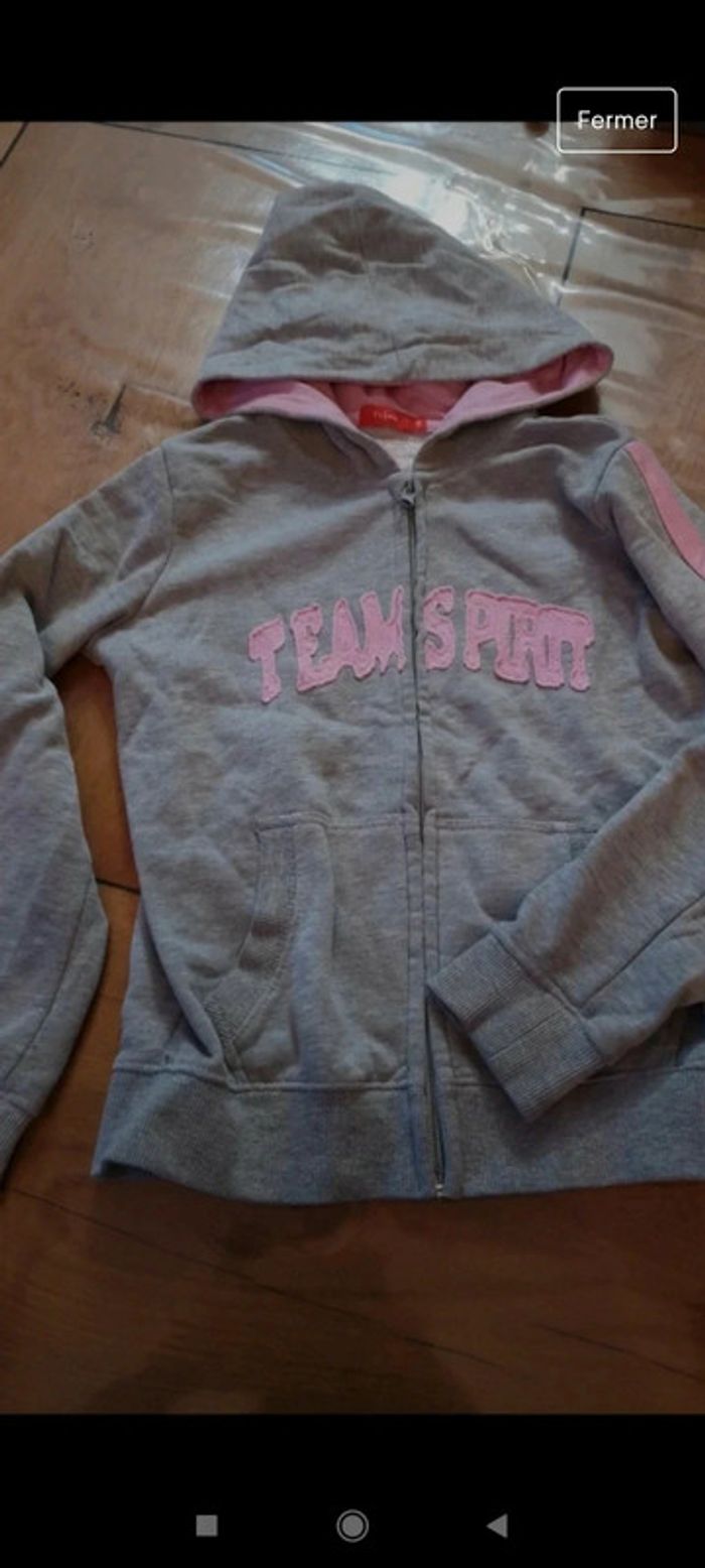 Gilet zippé à capuche 8 ans - photo numéro 2