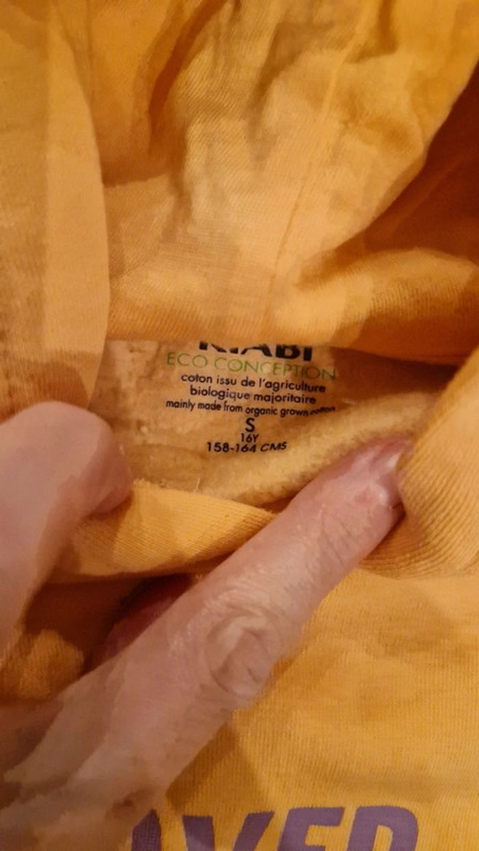 Sweat à capuche saumon imprimé mauve Kiabi 💫 Taille S - photo numéro 3