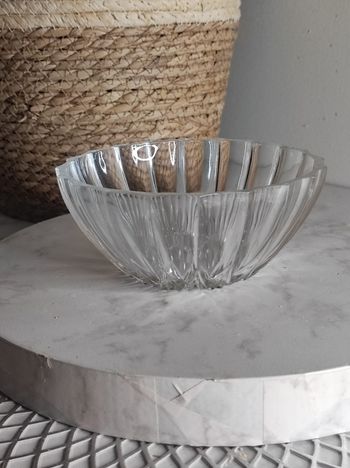 Bol en verre taillé