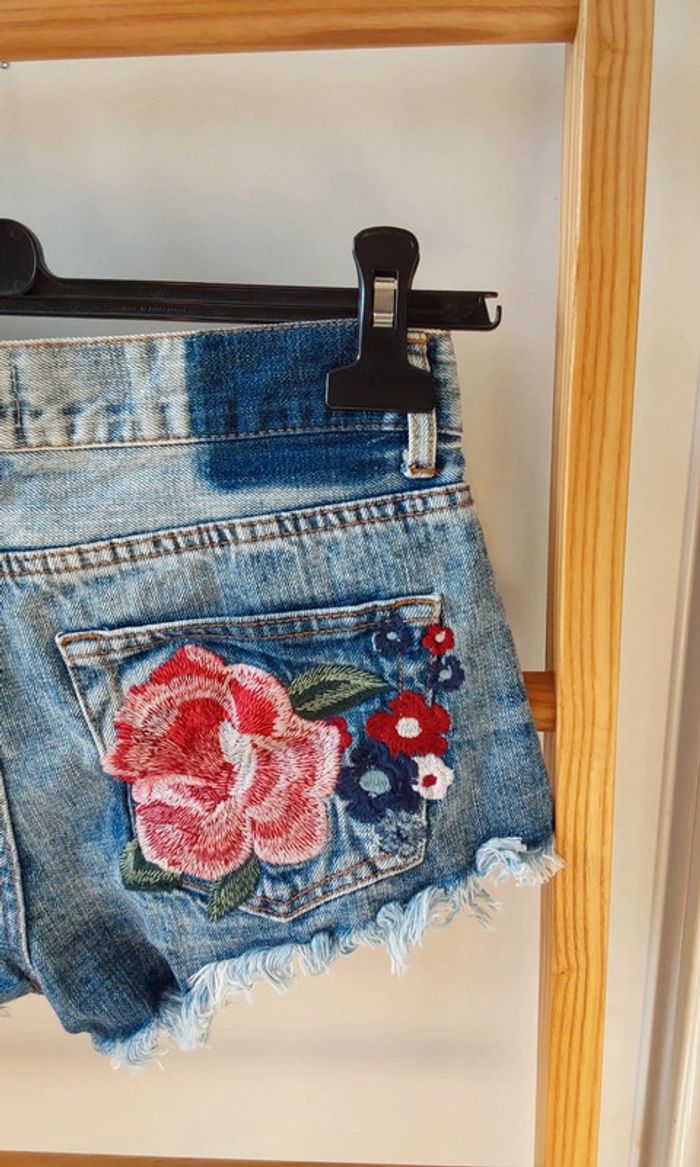 Short en jean brodé fleuri bohème Jennyfer T 36 - photo numéro 5