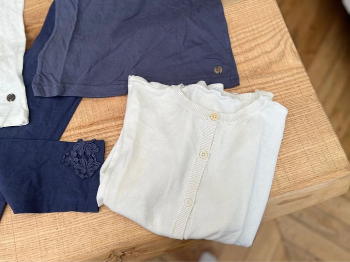 Ensemble 10 ans Zeeman t-shirt legging gilet blanc bleu marine - photo numéro 3