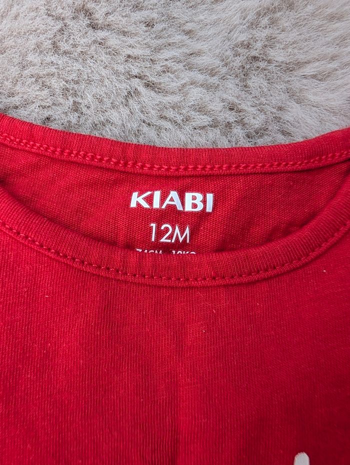 T-shirt rouge Kiabi 12 mois “mama’s baby love” très bon état - photo numéro 2