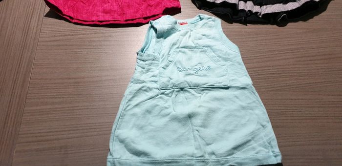 3 robes 6 et 9 mois - photo numéro 4