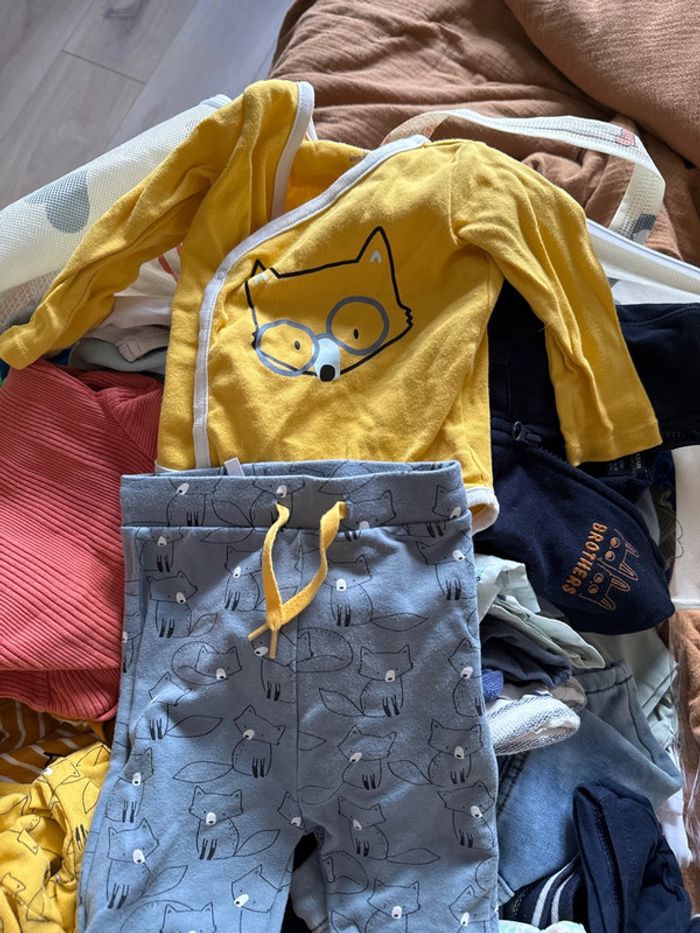 Lot d’une valeur de plus de 300€ pour bébé 6 - 9 mois très bon état - photo numéro 3