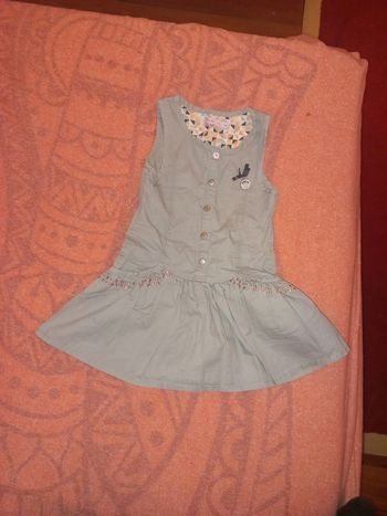 Très belle robe made in France 30 mois kaki