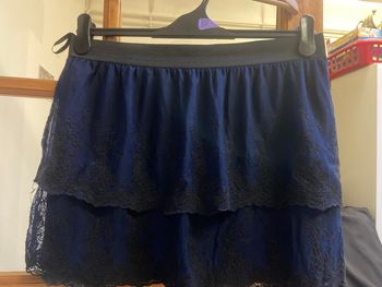 Jupe courte bleu nuit et dentelle