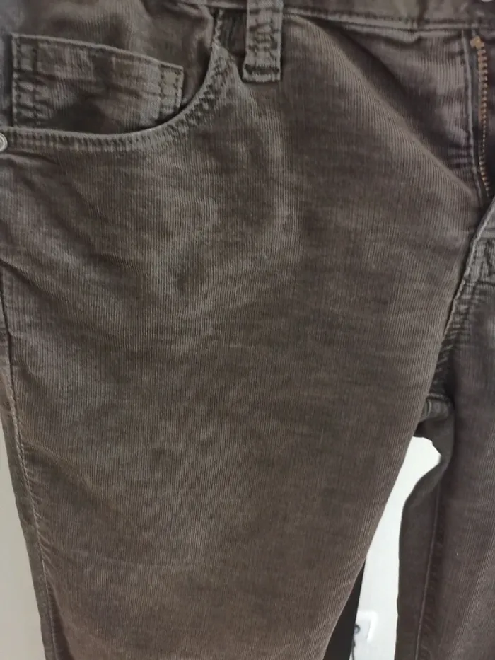 Pantalon velours taille m couleur taupe - photo numéro 2