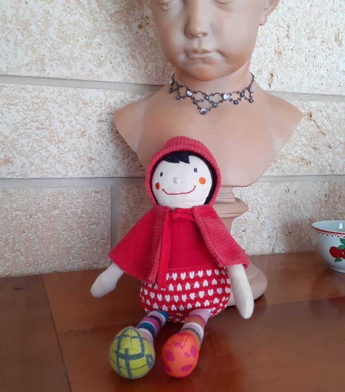 Poupée-doudou "Petit Chaperon rouge" *Ebulobo