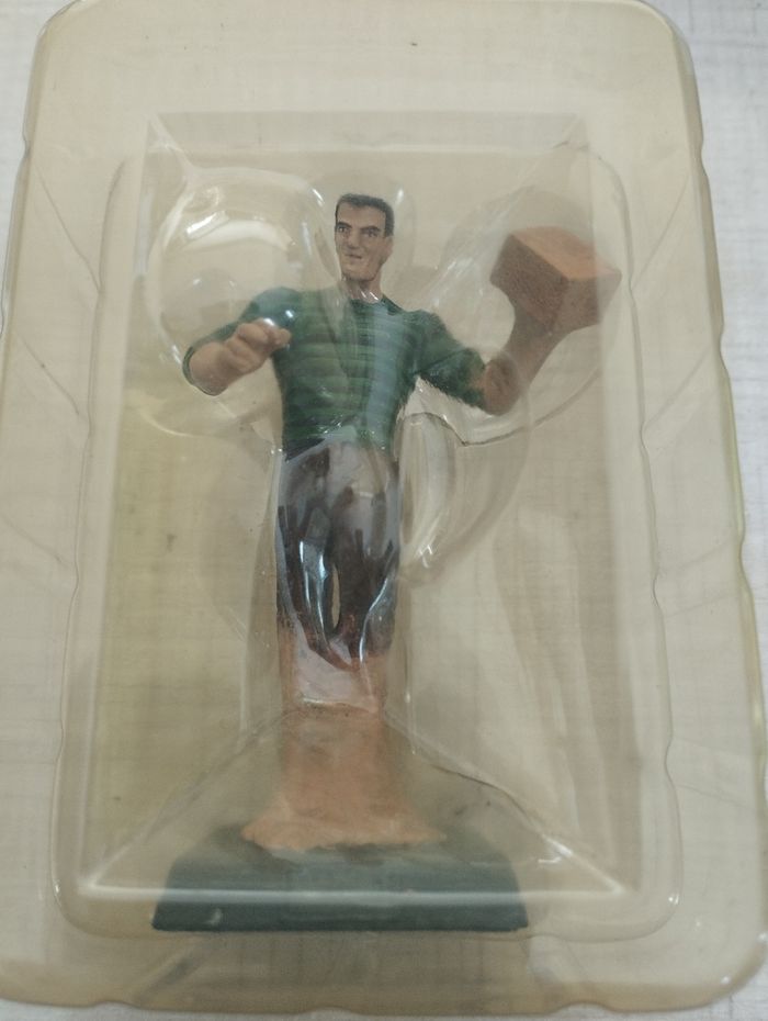Figurine Marvel l'homme sable en plomb - photo numéro 2