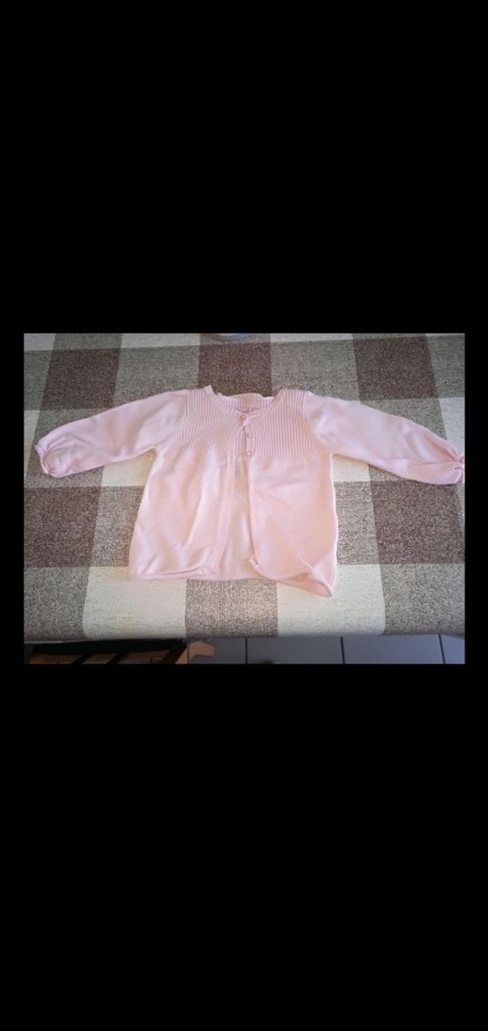 Lot 6 PCS marques diverses 6 mois