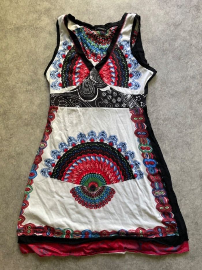Robe M