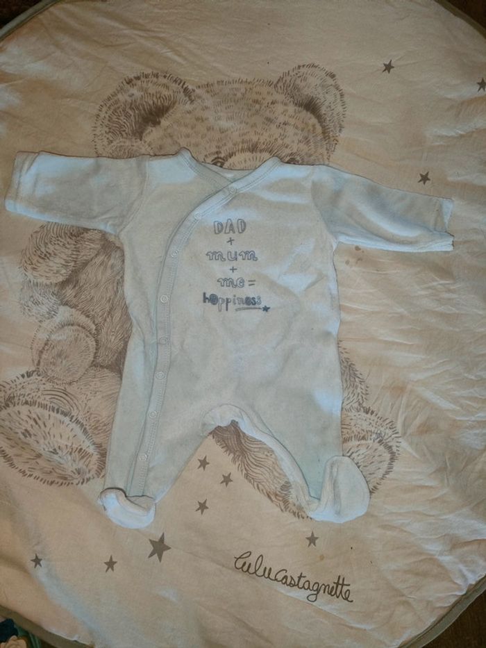 Lot de 8 pyjamas taille 1 mois