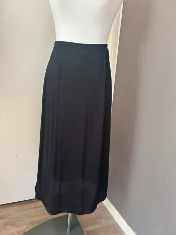 Monoprix, jupe longue noire satinée légère, fluide, taille
