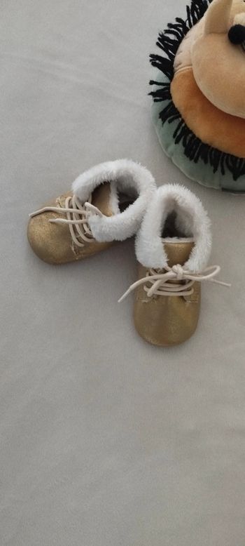 Chaussures dorées