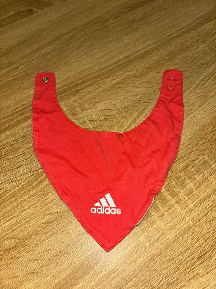 Bavoir bébé marque adidas en excellent état 100% coton