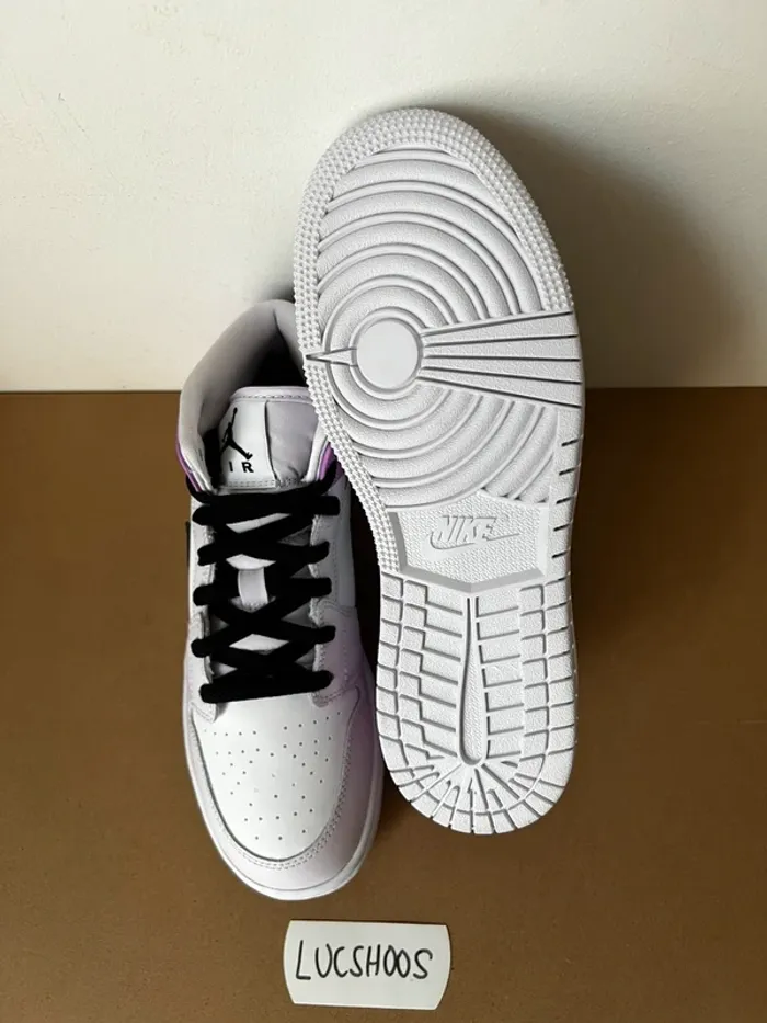 Nike Air Jordan 1 Mid Barely Grape - 38,5 - photo numéro 6