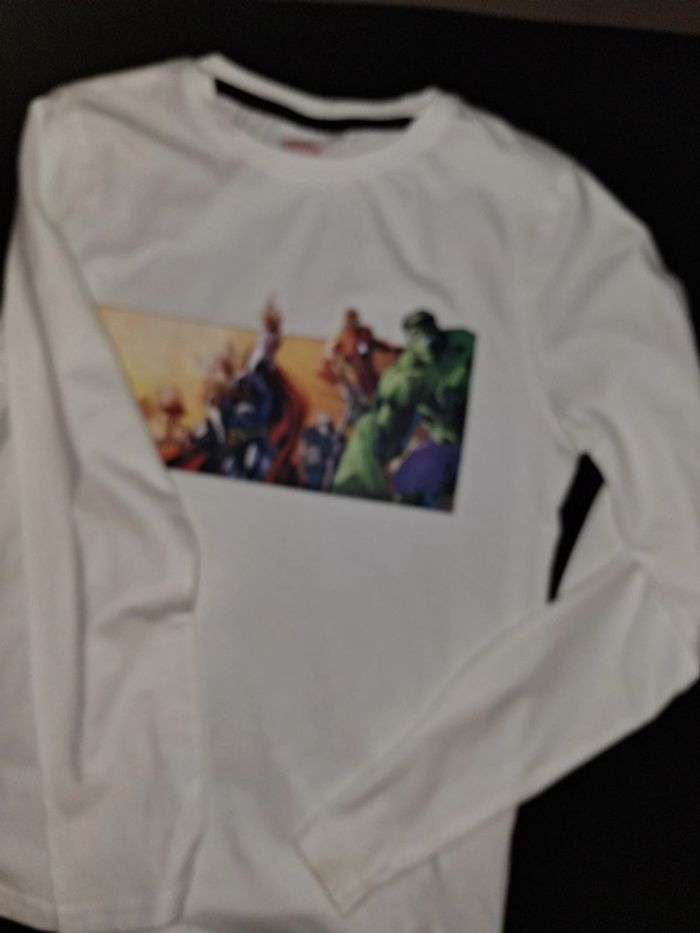 Tee shirt manches longues garçon blanc logo avenger T 140 très bon etat - photo numéro 2