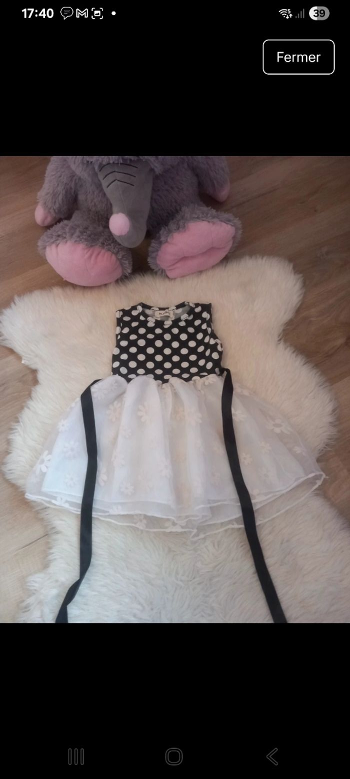 Très jolie robe de cérémonie 6 mois