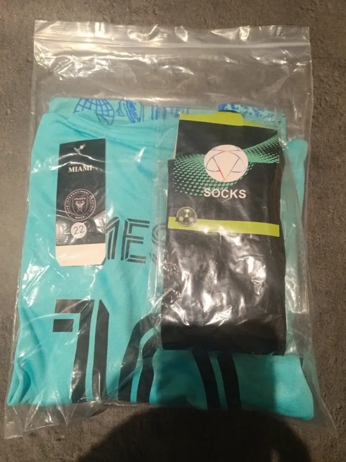 Tenue foot Léo Messi Inter Miami bleu. T.22 - photo numéro 5