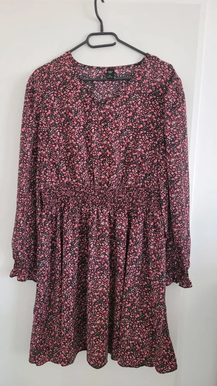 Robe noire fleurie - 0XL