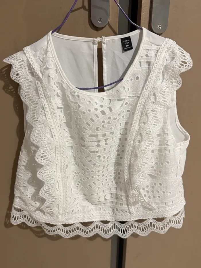 Top broderie