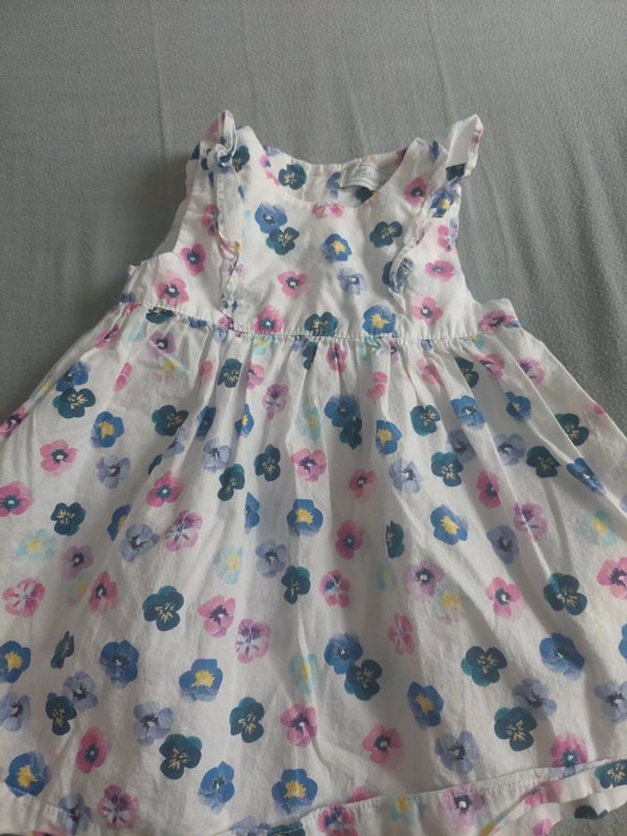 Tres jolie robe fine - photo numéro 4