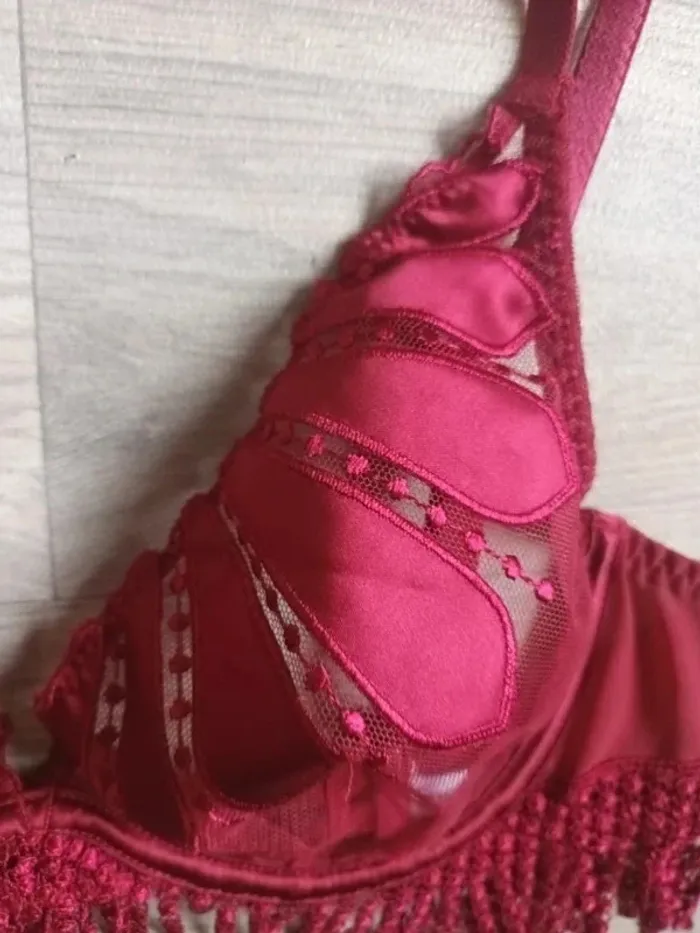 Soutien gorge simone Pérèle 85 B neuf avec armature grande qualité jamais porté - photo numéro 6