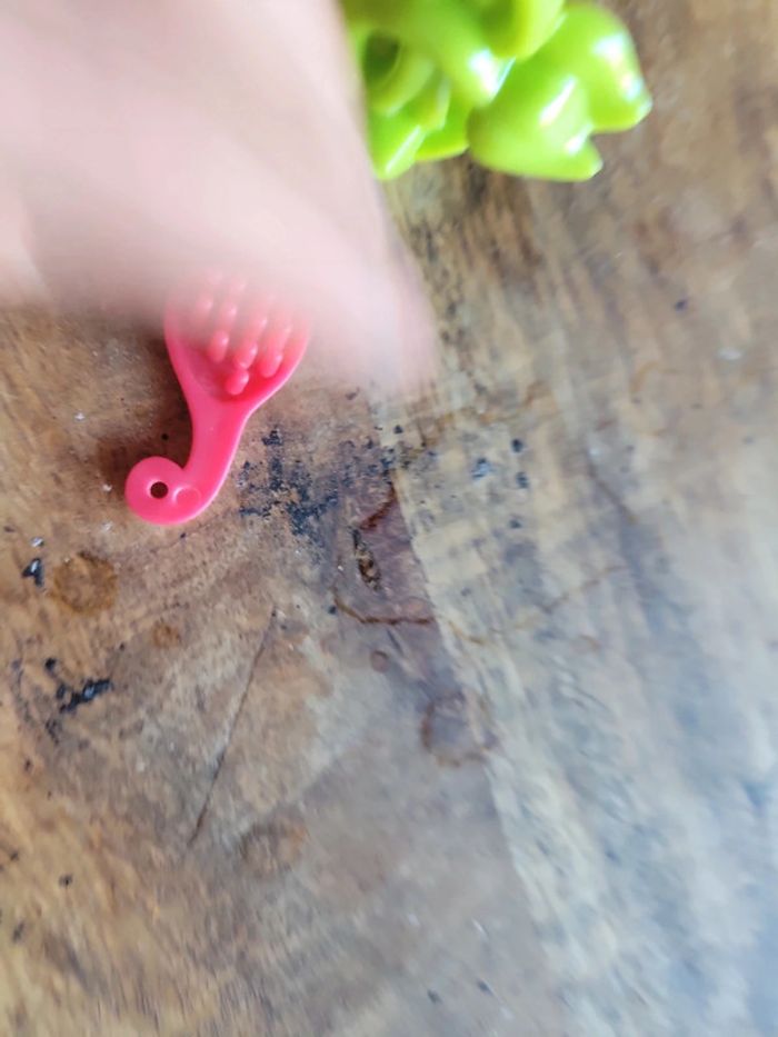 Lot accessoires pour poupée style barbie tenue main - photo numéro 5