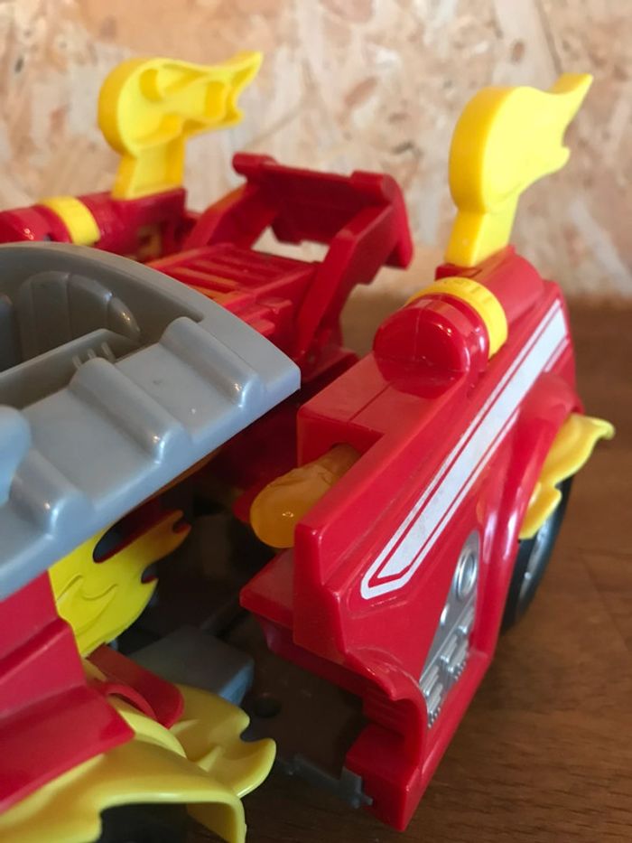 Idée Cadeau 🎁 Vehicule Transformable Super Charged Marcus Mighty Pups avec 1 personnage Marcus - photo numéro 14